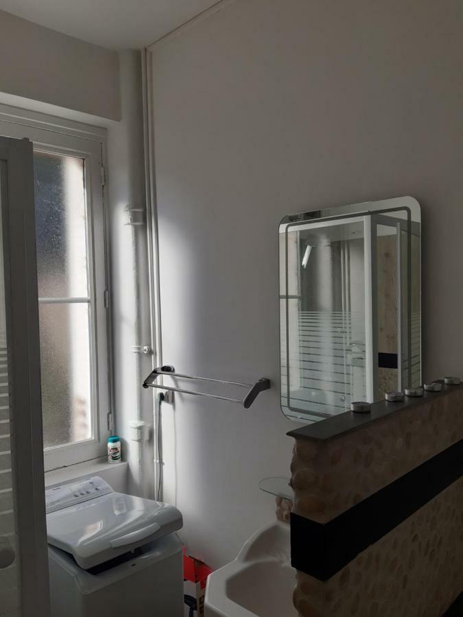 Charmant Appartement Au Pied Du Chateau Gien Exteriör bild